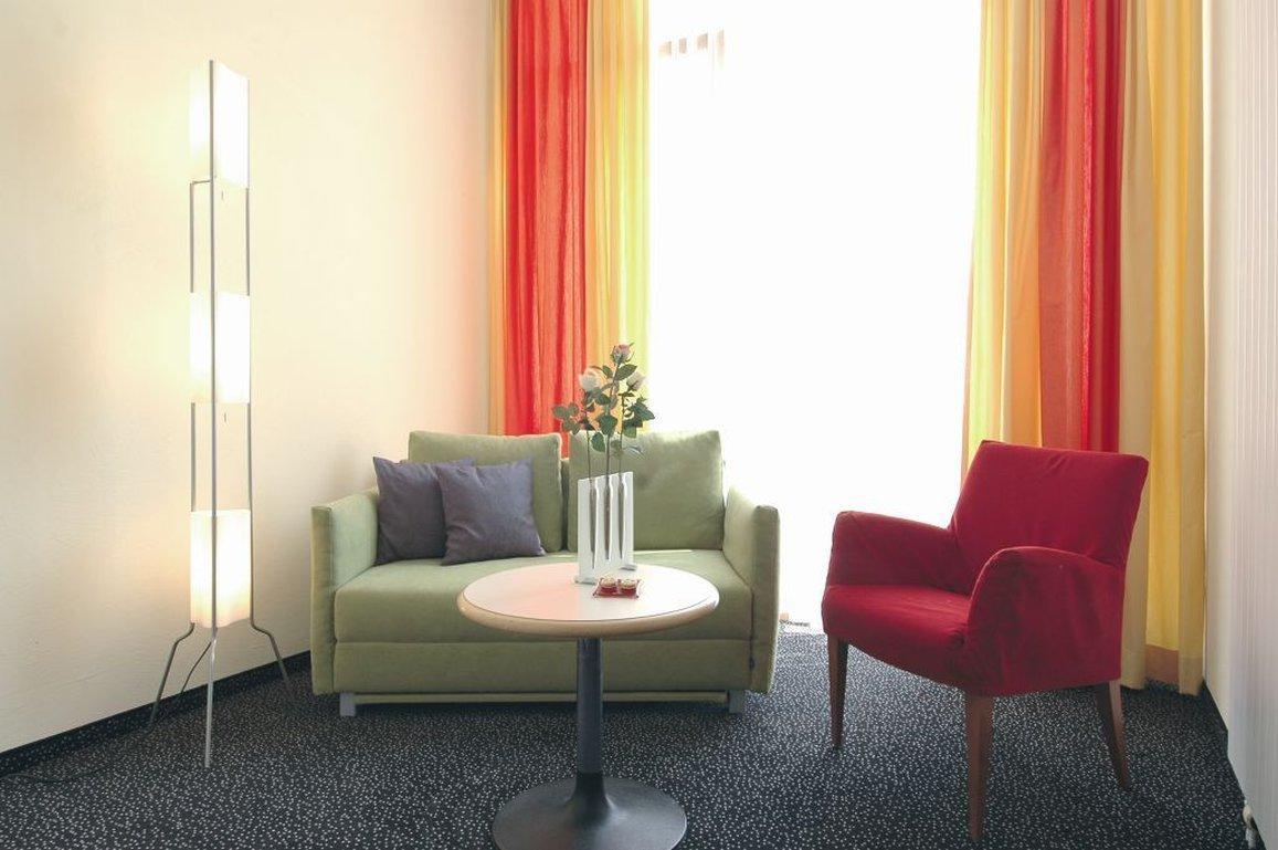 Badehotel Belvair Scuol Room photo